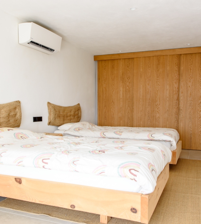 Resa estates huis kopen Ibiza es cubells villa single beds 2.jpg